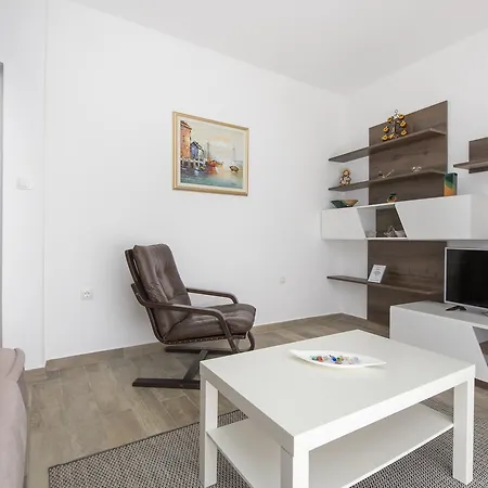 Apartment Alenka