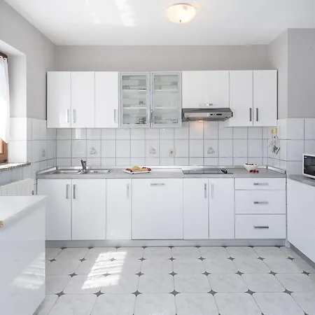 Apartment Alenka